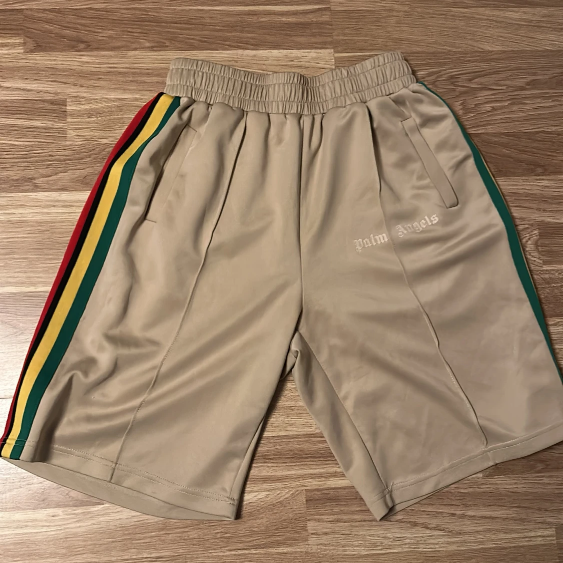 Beige shorts från Palm Angels