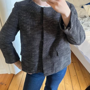 Vårjacka - Säljer min jättefina mexx jacka perfekt för våren!! Den är i storlek 40 men passar en S/M. Väldigt fint skick