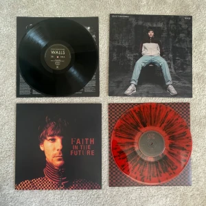 Louis Tomlinson vinyl - Louis Tomlinsons album faith in the future på vinyl, LP skiva. Kan sälja båda för ett billigare pris. Skriv så diskuterar vi pris!🥰