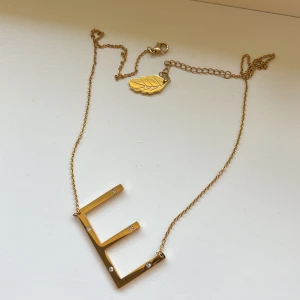 Ioaku halsband - Så fint trendigt halsband från ioaku. Aldrig använt! Nypris ca 600kr. 