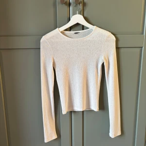 Tunn långärmad tröja - Tunn långärmad tröja från Gina tricot i xs 