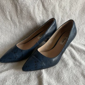 Clarks klackade - Bra skick. Har nåt år på nacken. Nypris ~2 000kr. 