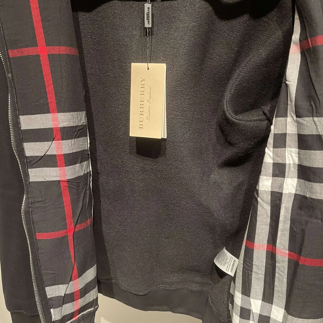 Burberry kofta  - 91