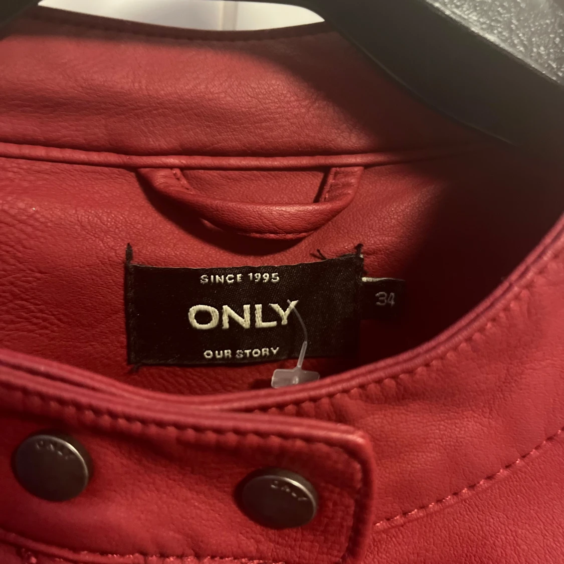 Röd Skinnjacka  - 92