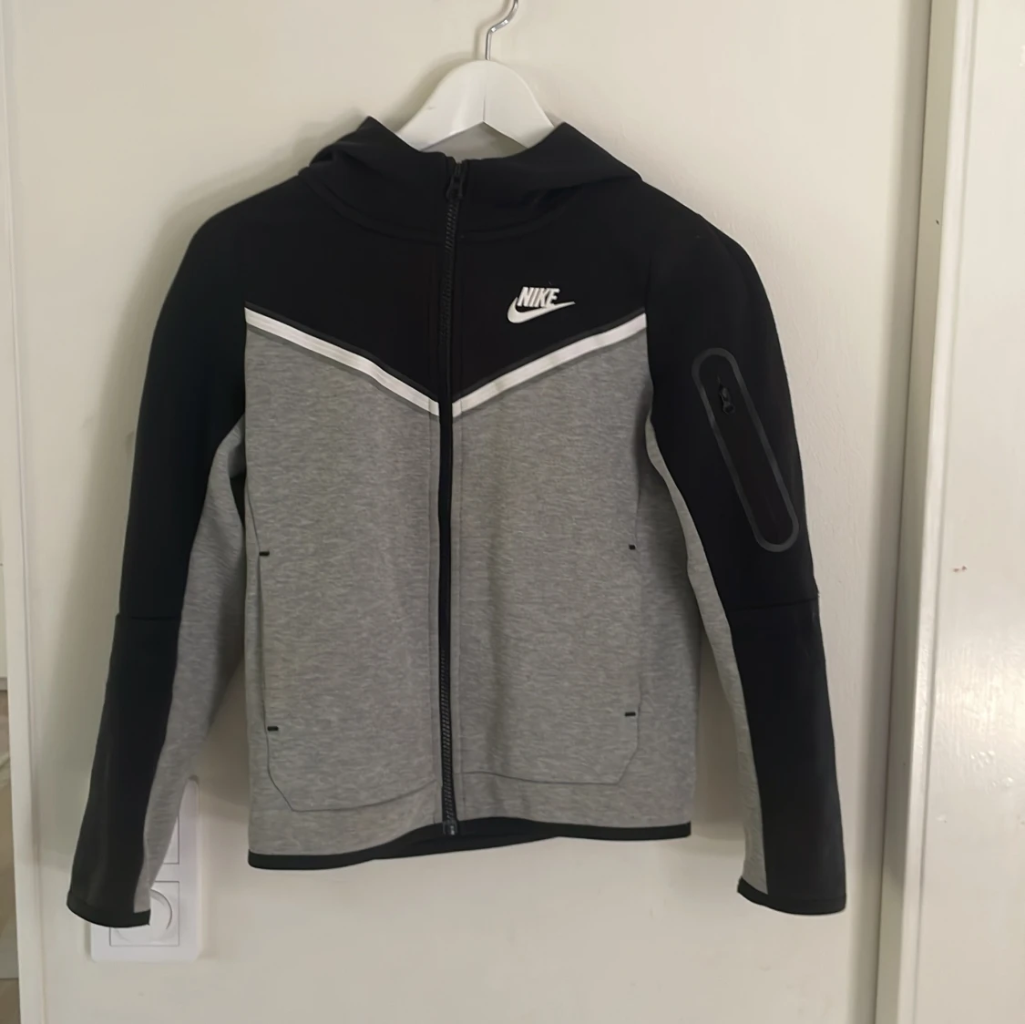 Nike tech fleece gammal model