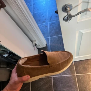 Zara loafers - Stl 44, insydda kuddar för minskad skav 