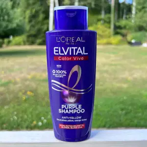 Ett silverschampo från Elvital, L’Oréal Paris 💜  (ALDRIG ANVÄNT)