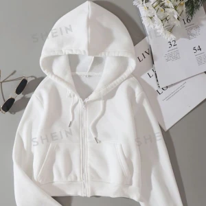 Crop hoodie - Croppad hoodie som är knappast använd.