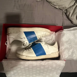 Valentino opens  - Skick 6/10. hör av er vid funderingar. Priset är absolut inte hugget i sten. Kom med byten 