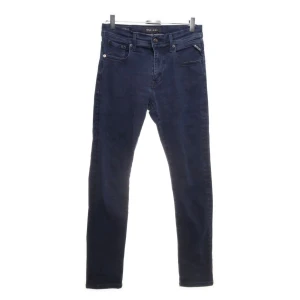 Replay Jeans 🔥 - Feta och passar tills det sena höst kvällarna och kommande årstider Ställ era frågor svarar snabbt Och inget fel på 🔥🔥🔥