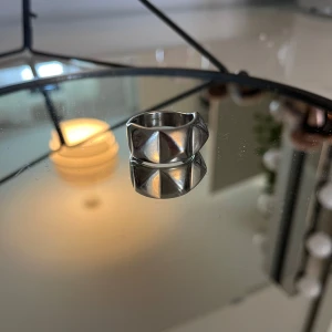 Edblad ring  - Jättefin ring från Edblad i stl 18,5. 180kr kan sänka vid snabb affär💞