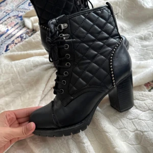 Skor - Jätte fin och bekväm 