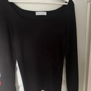 Topp  - Svart fint topp