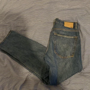 Lager 157 jeans - Säljer då dom är förstora för mig finns inga hål typ helt nya 