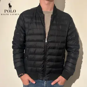 Riktigt snygg colden packable bomber jacket i nyskick | nypris 4295kr vid snabb affär 3249kr | självklart äkta | 