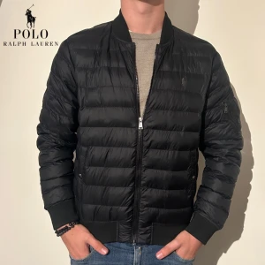 Ralph lauren bomber jacka - Riktigt snygg colden packable bomber jacket i nyskick | nypris 4295kr vid snabb affär 3249kr | självklart äkta | 