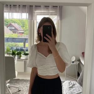 Vit topp - Jättefin vit topp från Gina Tricot, aldrig använd