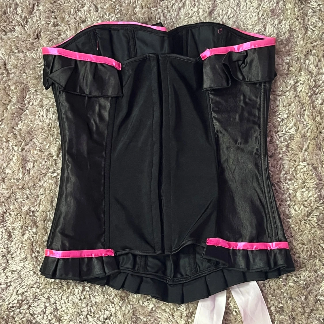 svart korsett m detaljer - 90