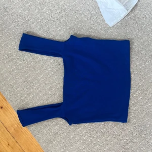 Toppar - 2 jätte gulliga toppar som inte kommer till användning 💗