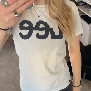 Lee t-shirt - Säljer denna som inte kommer till användning längre även börjar bli för liten