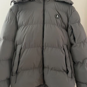 Lorenzo verrati  - Storlek S passar även M, bra skick