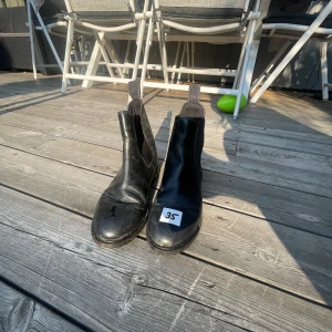 Ridskor från CRW, använda men funkar fint  - Ridskor med klack