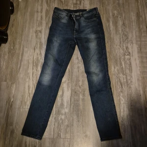 Jeans - High waist jeans oanvända 