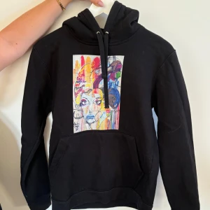 ”TheCoolElephant” hoodie  - Jättebra skick men kommer inte till användning… nypris runt 600kr 