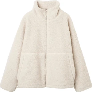 Teddy jacka  - Säljer denna populära teddy jackan från carin wester i storlek xs i färgen moonbeam. Helt ny med prislappen kvar då jag missade returdatumet. Skriv privat om egna bilder.💗 