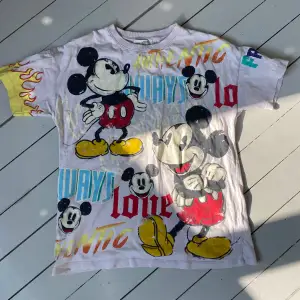 T-shirt med tryck. Pull&bear x Disney Använd, nyskick 