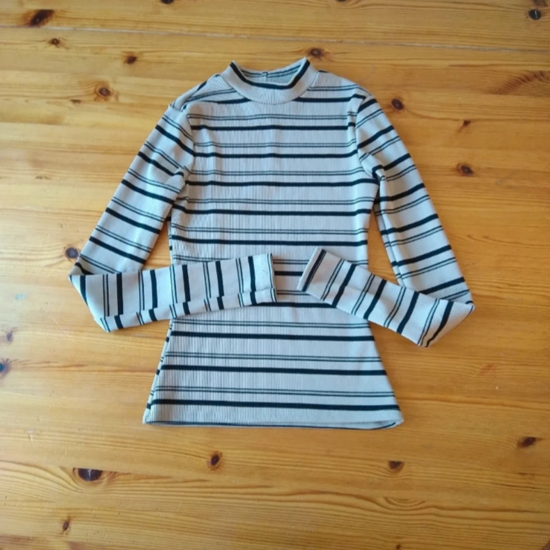 Randig långärmad topp från Boohoo