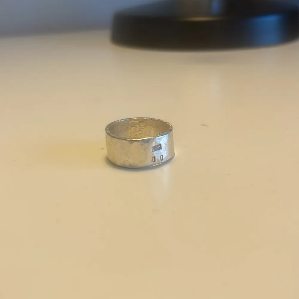 Den är leta silver är inte värd så mycket . Accessoarer.