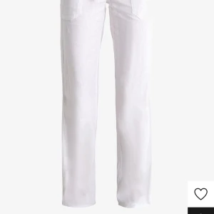 Linnebyxor - Lågmidjade linnebyxor från Roxy. Använda några fåtal gånger🤍nypris 600