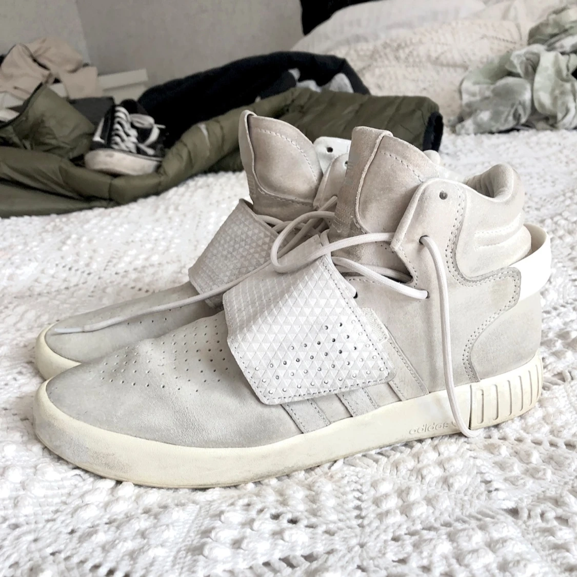 Adidas Yeezy Boost - Bra skick!