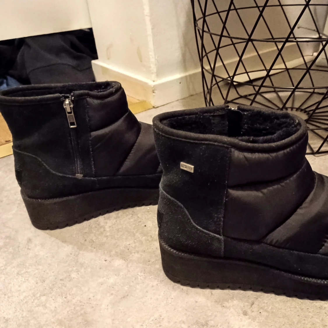 Uggs svarta dry tech