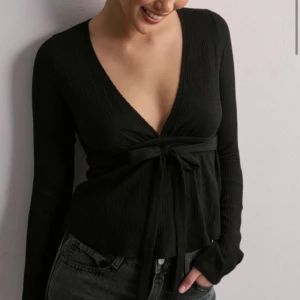 Nelly cute tie top - Nyskick