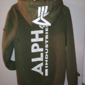 Snygg alpa hoodie, st xs. Kill storlek. Pris 200kr 