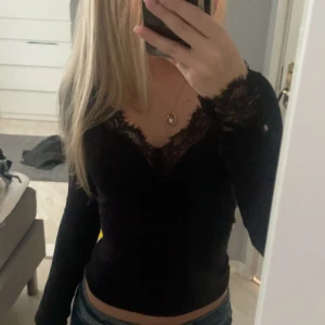 Intimissimi tröja - Intimissimi spets tröja, bra skick, använd fåtal gånger 