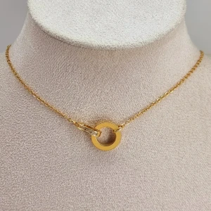 Handgjort halsband - Handgjort  halsband  🖤Följ :@ekjewelryofficial🤲  ⛓️Material- rostfritt stål ,kristall Längd: 40cm+4cm 