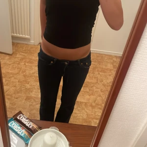 Jeans  - Bra skick Mörkblå Snygga jeans Fickor med knapapr