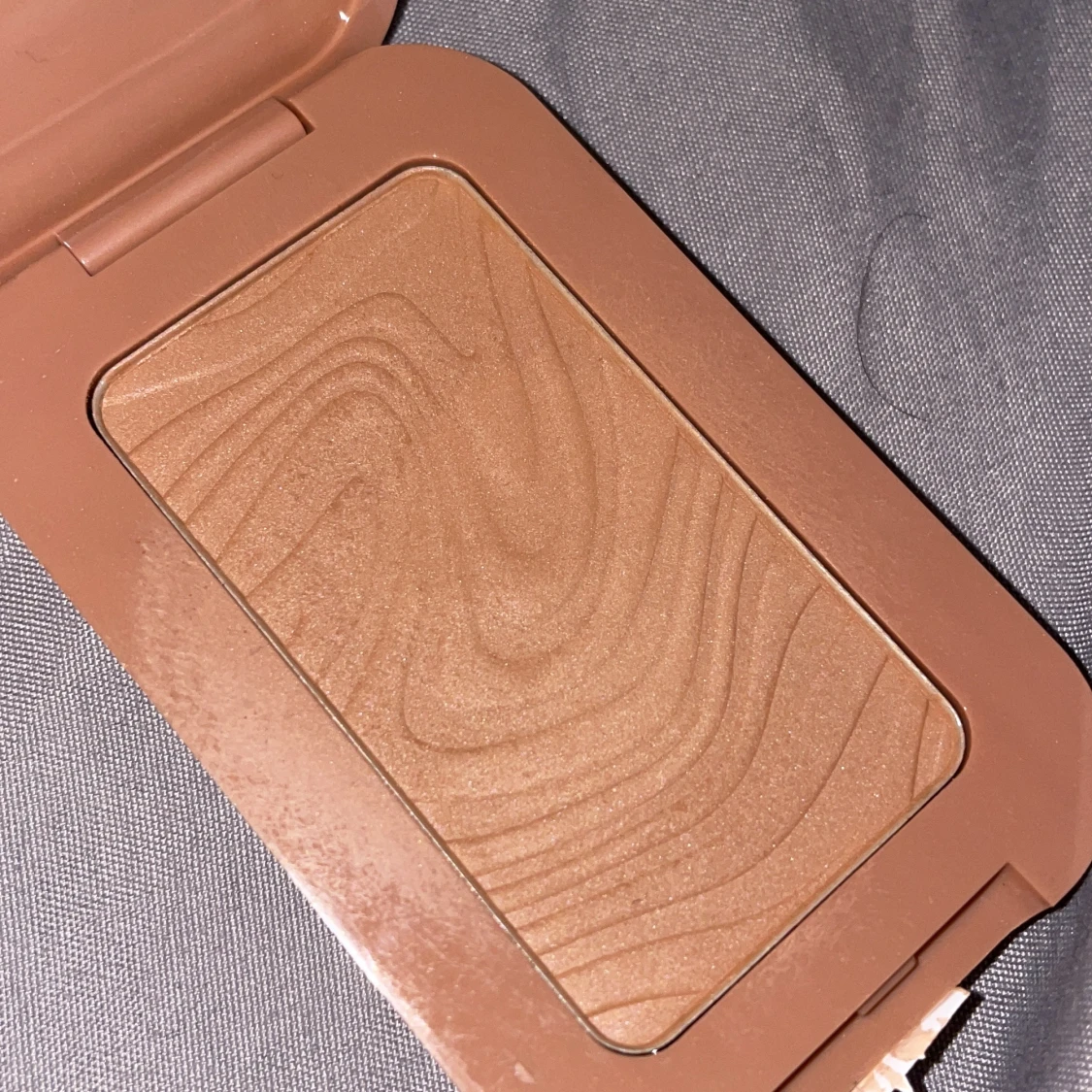 Nyx butter melt bronzer - 90