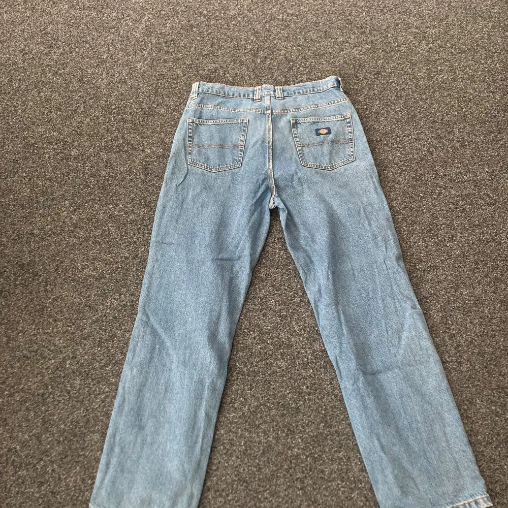 Skit snygga Dickies jeans från junkyard🔥nypris 900kr Skriv om de finns frågor.. Jeans & Byxor.