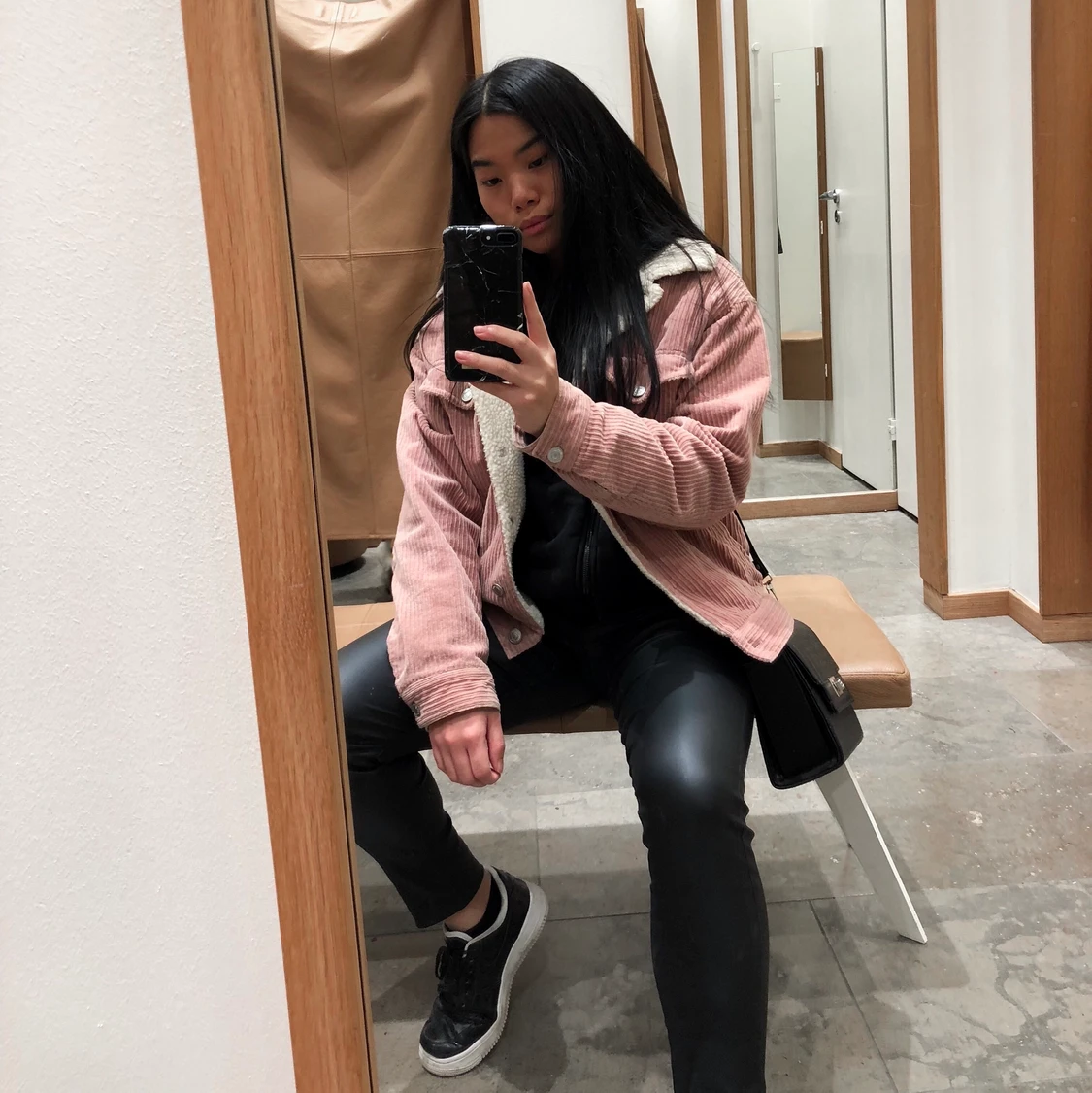 Rosa manchesterjacka designad av Elsa Hosk - 91