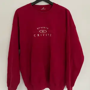 Röd oversized sweatshirt i utmärkt kvalitet