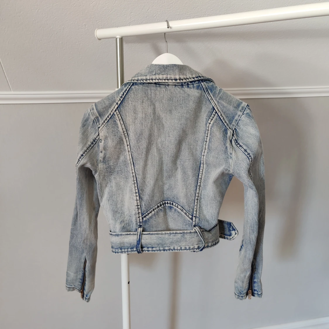 Stentvättad jeansjacka - 91