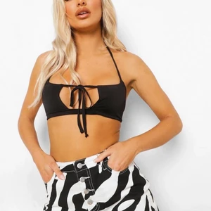 Crop top - Säljer denna super fina topp, helt oanvänd med lapp på. 