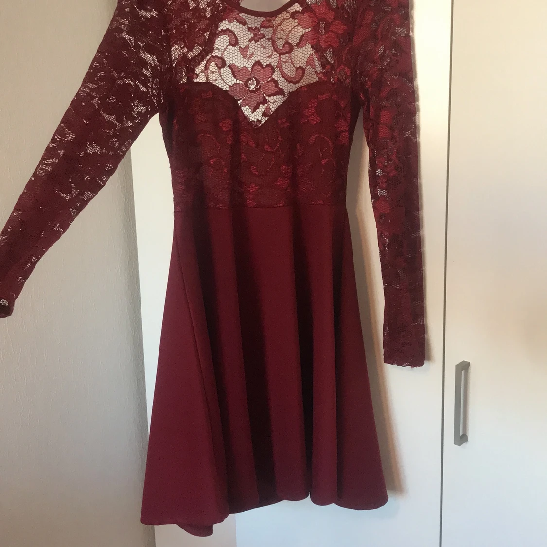 Nelly vinröd klänning