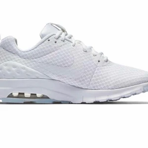 nike sneakers  - nike air max motion. använda men i bra skick. storlek 38💘
