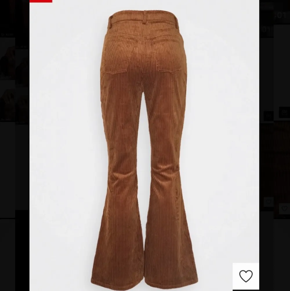 Aldrig använt och GOTT skick, säljs pga rensar garderoben, original pris 400kr men säljer för 300kr.. Jeans & Byxor.