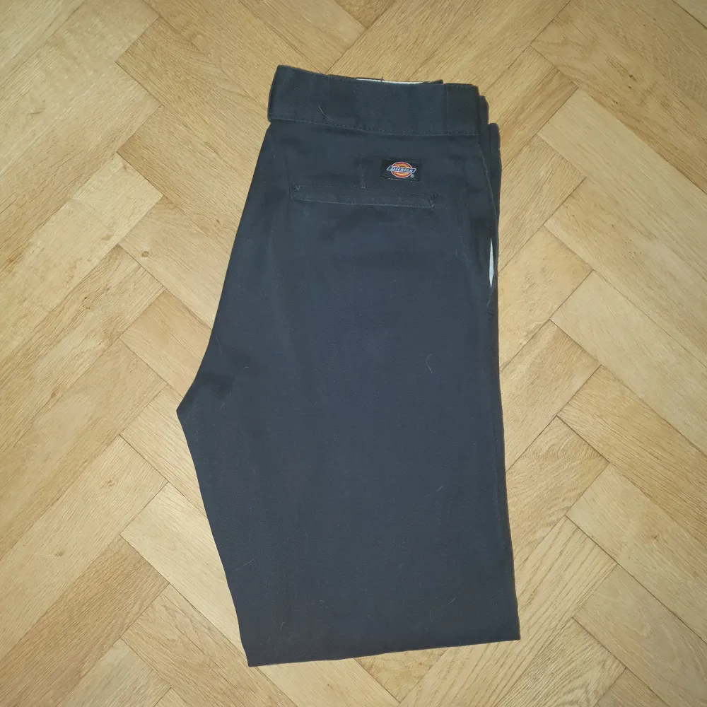 Dickies 784 | con 9/10 | sitter ungefär en storlek mindre . Jeans & Byxor.